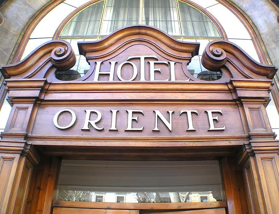 Oriente Atiram Hotel Barcelona 3*,